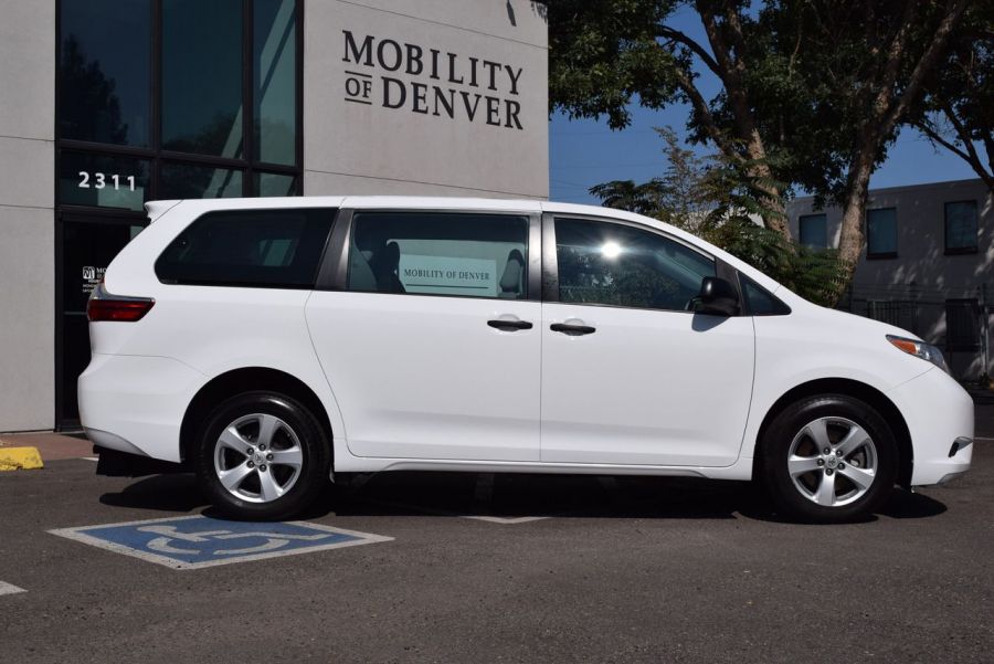 Pre-Owned 2017 Toyota Sienna L Passenger in Denver #HS857216 | Mobility ...